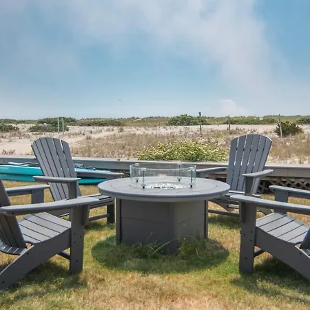 North Truro Beachfront Cottage With Cozy Backyard